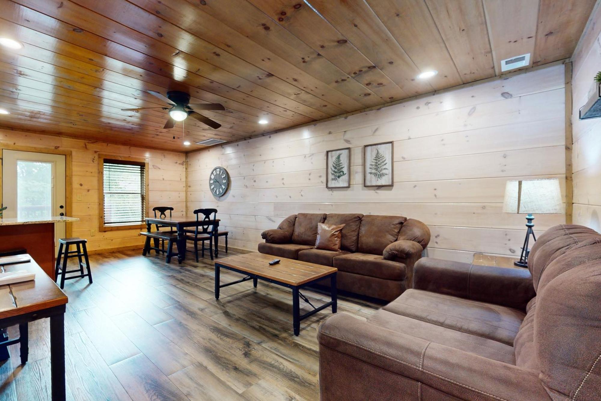 Bear Cove Falls Pigeon Forge Room photo